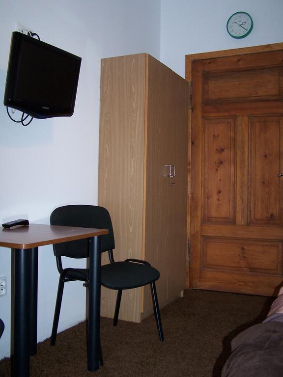 Film Hostel Poznań Eksteriør billede