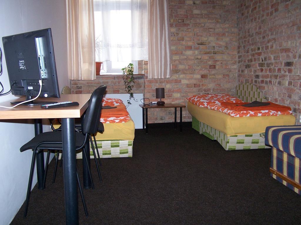 Film Hostel Poznań Eksteriør billede