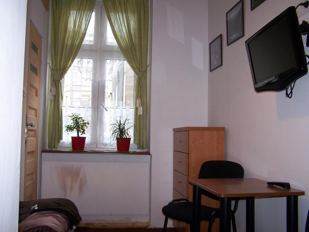 Film Hostel Poznań Eksteriør billede