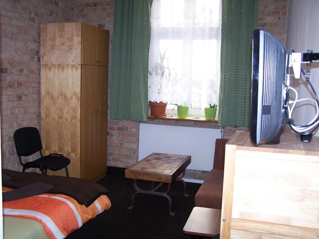Film Hostel Poznań Eksteriør billede